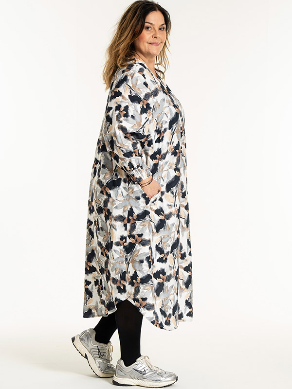 VALDIS - Plus Size Mekko fra Gozzip
