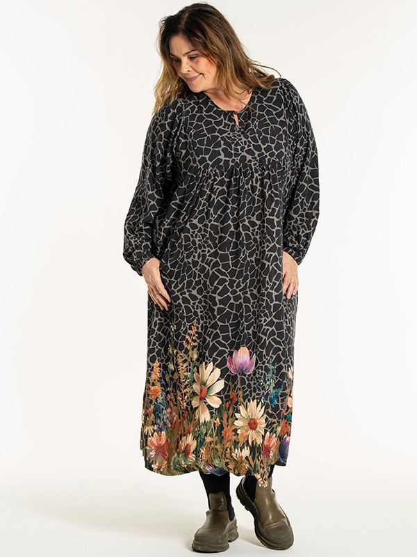 ILSE - Plus Size Mekko fra Gozzip