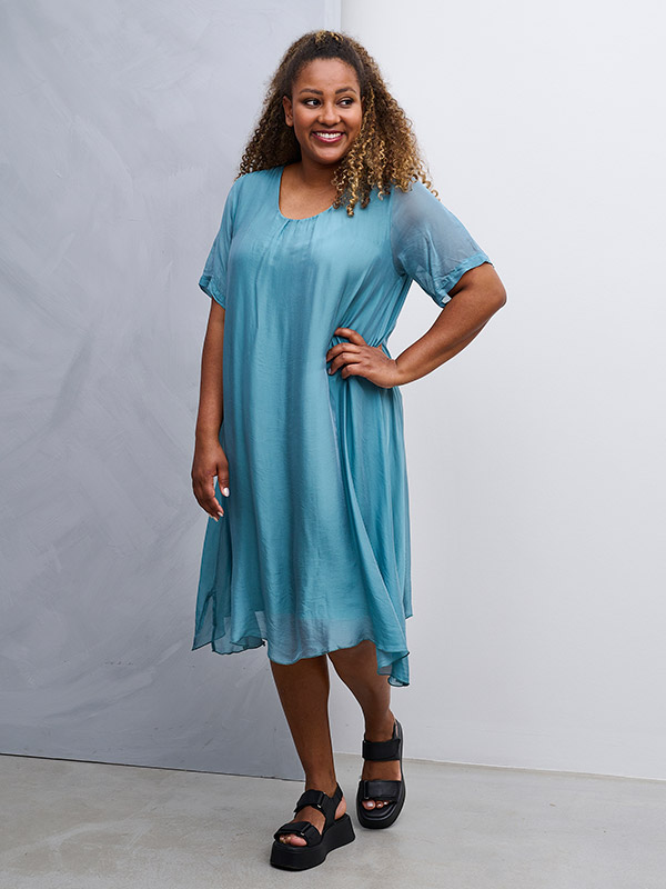 SASA - Plus Size Mekko fra Pont Neuf