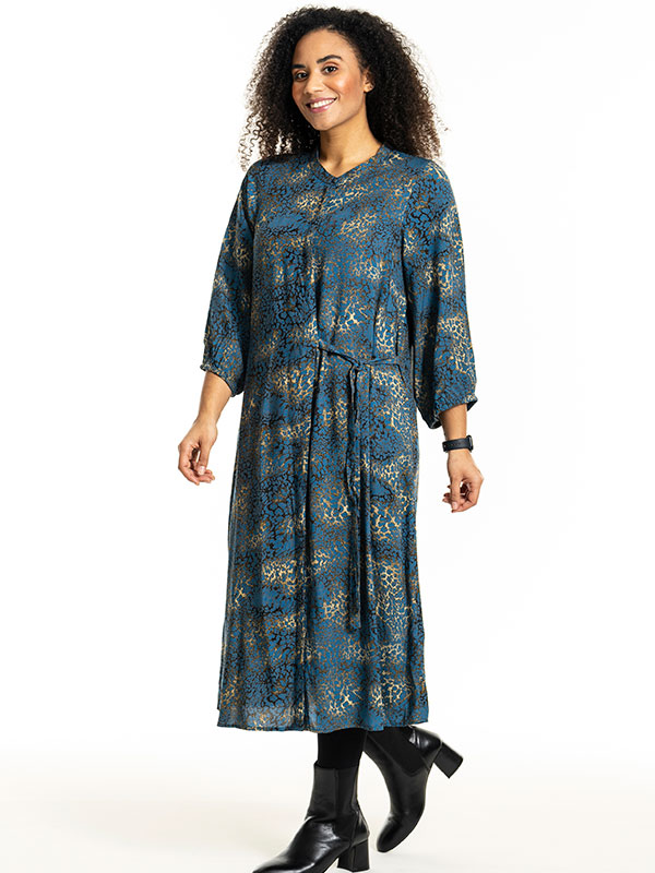 BRIANNE - Plus Size Mekko fra Studio