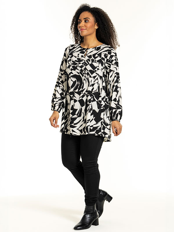 YVONNE - Plus Size Tunic fra Studio