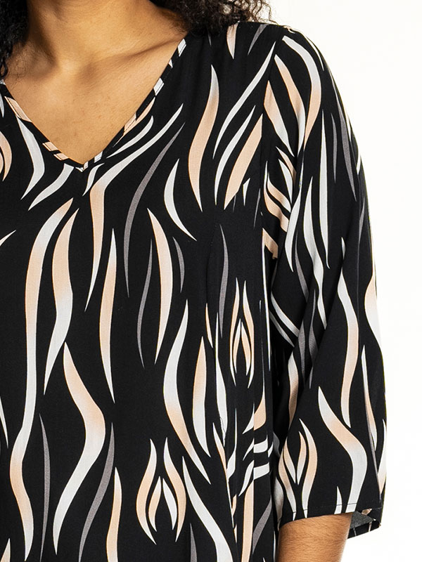 BIRGITTE - Plus Size Mekko fra Studio
