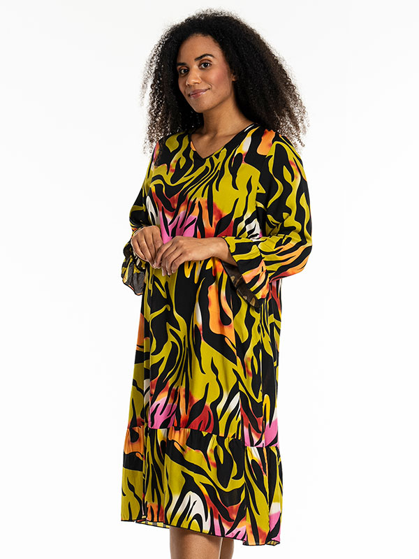 JUNNI - Plus Size Mekko fra Studio
