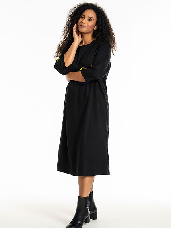 JASMINA - Plus Size Mekko fra Studio