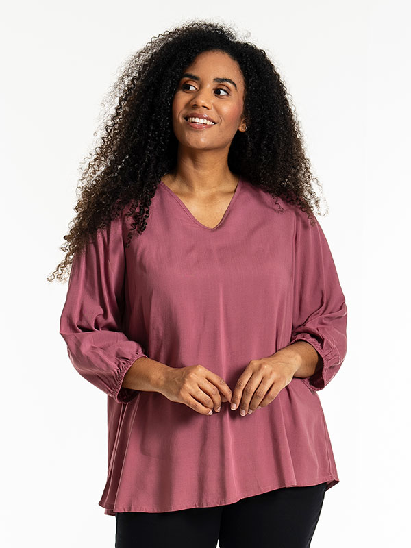EMMY - Plus Size Pusero fra Studio