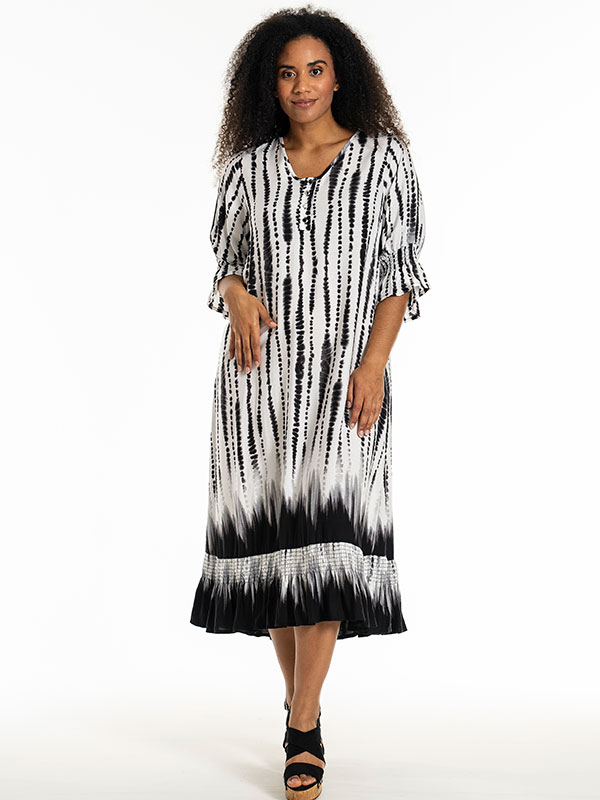 GENA - Plus Size Mekko fra Studio