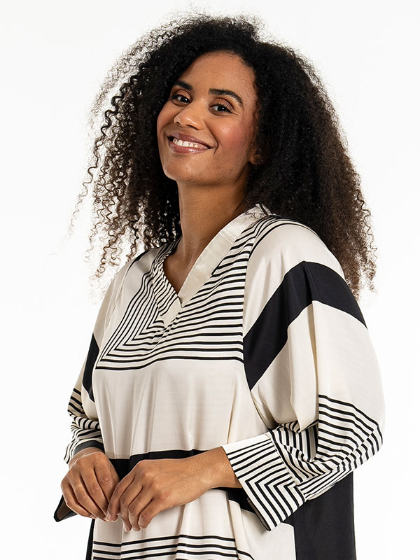 JULINE - Plus Size Tunic fra Studio