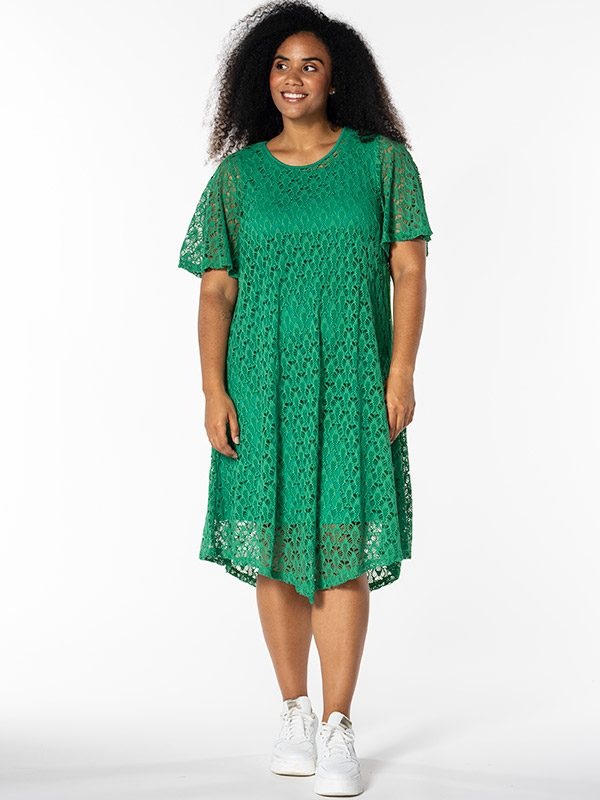 PERNILLE - Plus Size Mekko fra Studio