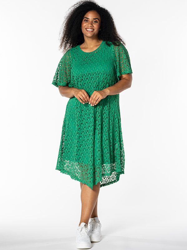 PERNILLE - Plus Size Mekko fra Studio