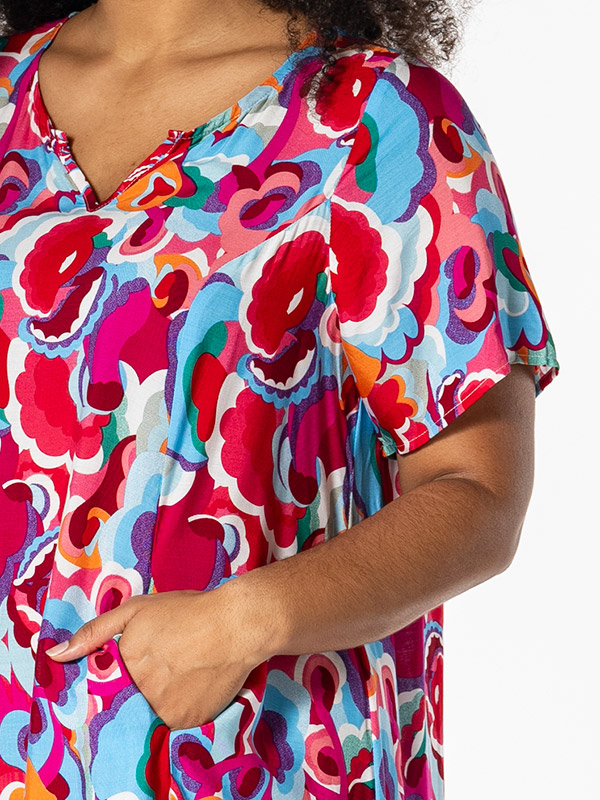 BIRGITTE - Plus Size Mekko fra Studio