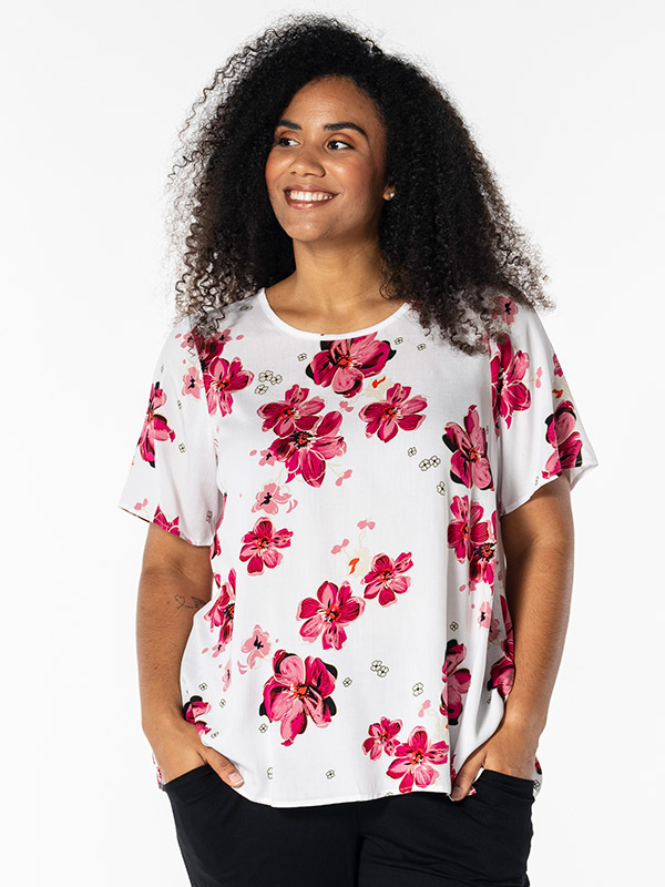 KIMMA - Plus Size T-paita fra Studio