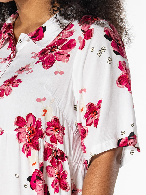 LISE - Plus Size Mekko fra Studio