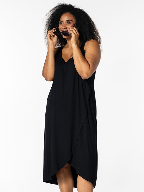 KONNý - Plus Size Mekko fra Studio