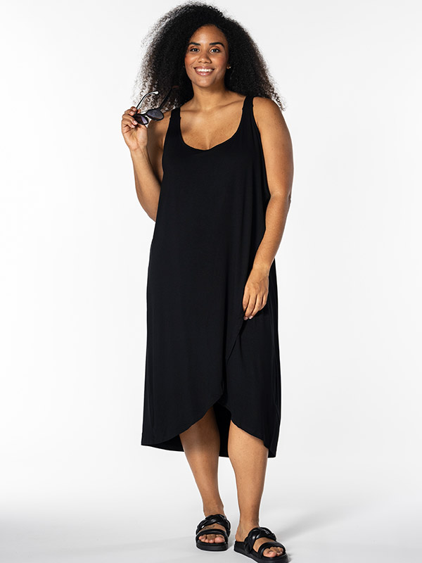 KONNý - Plus Size Mekko fra Studio