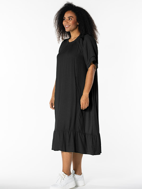 YELVA - Plus Size Mekko fra Studio
