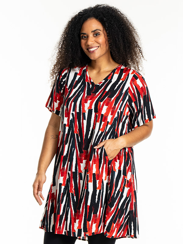 BIRGITTE - Plus Size Mekko fra Studio