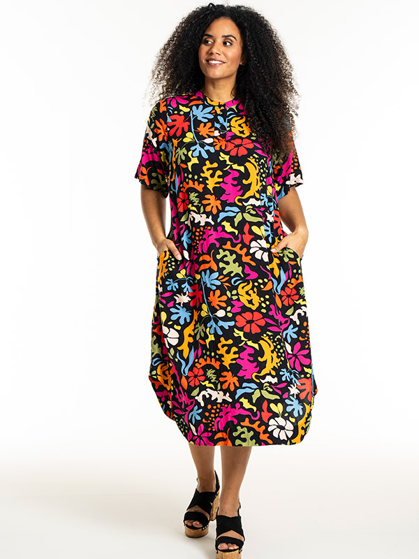 LANI - Plus Size Mekko fra Studio