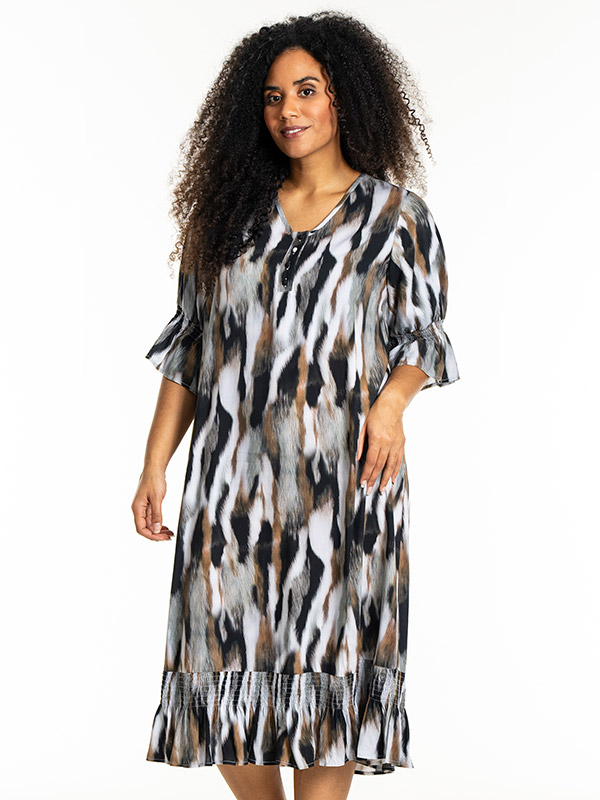 GENA - Plus Size Mekko fra Studio