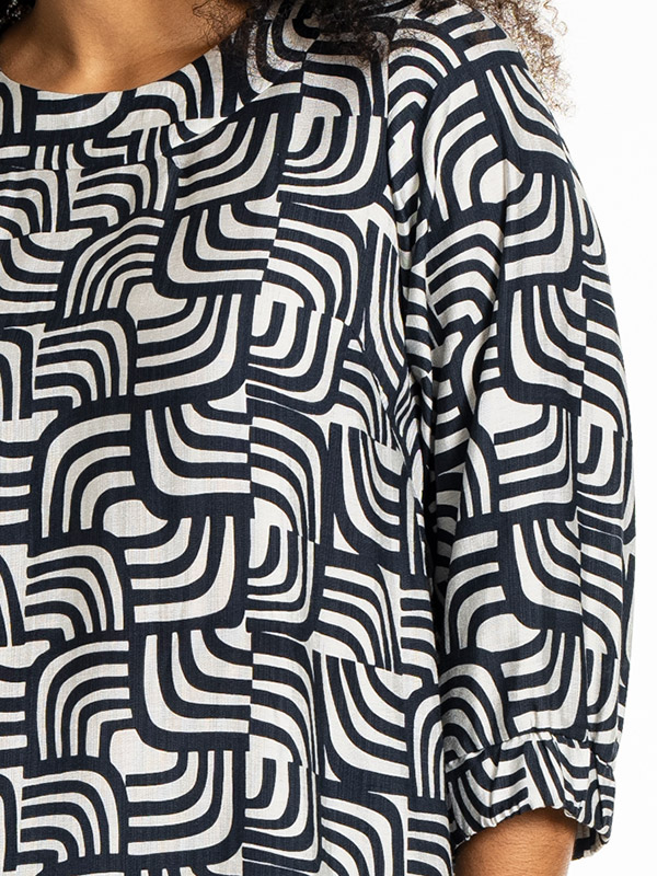 LONETTA - Plus Size Mekko fra Studio
