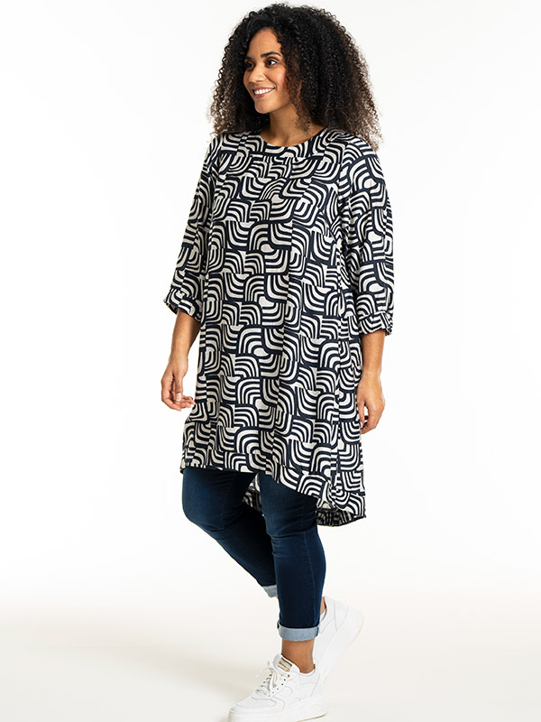 LONETTA - Plus Size Mekko fra Studio