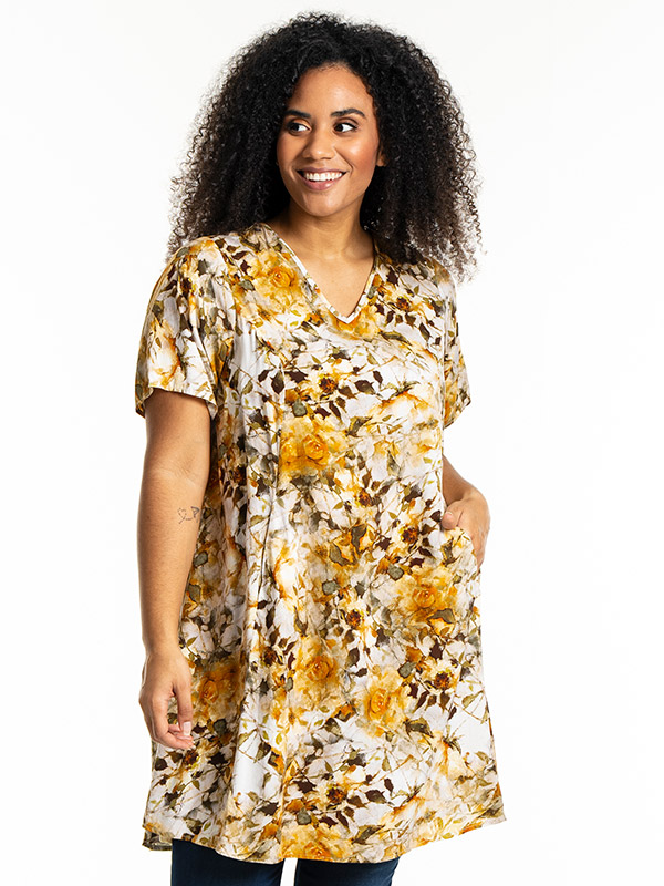 BIRGITTE - Plus Size Mekko fra Studio