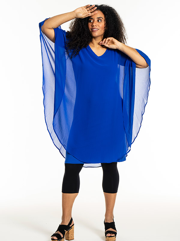 LEONORA - Plus Size Mekko fra Studio
