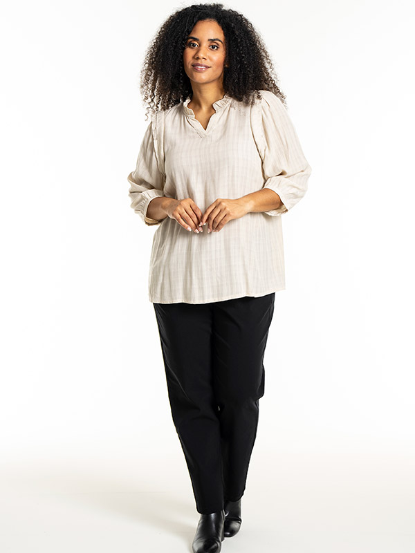 LINNEA - Plus Size Housut fra Studio