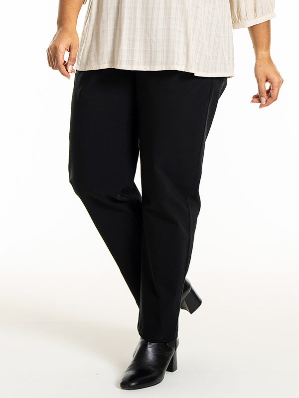 LINNEA - Plus Size Housut fra Studio