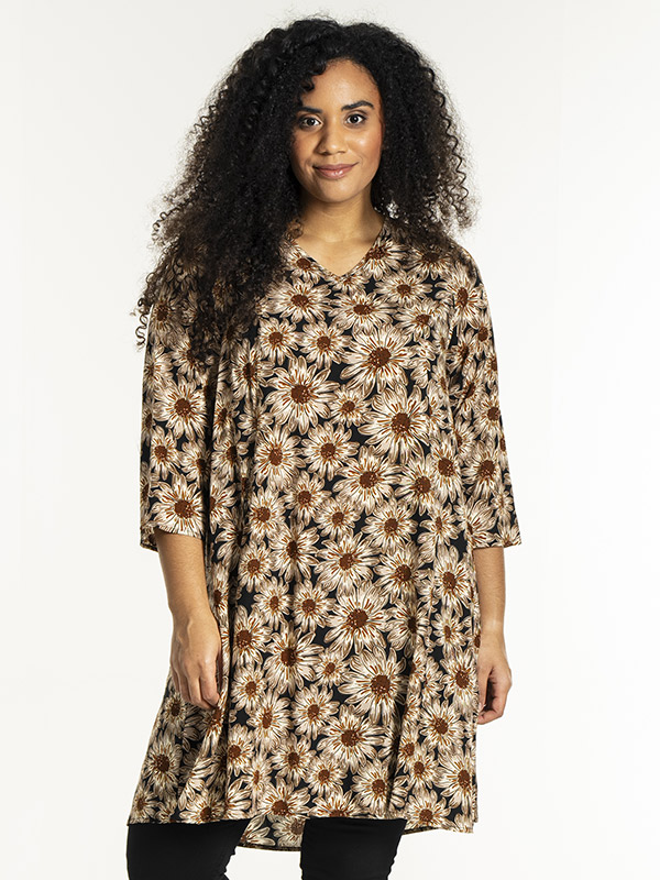 BIRGITTE - Plus Size Mekko fra Studio