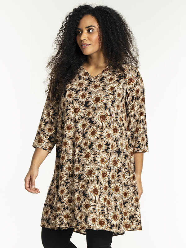 BIRGITTE - Plus Size Mekko fra Studio