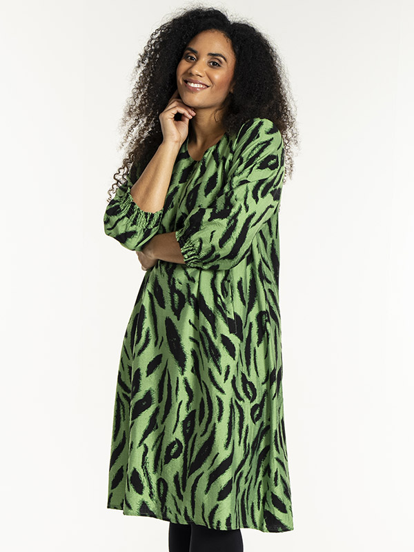 GUNNEL - Plus Size Mekko fra Studio