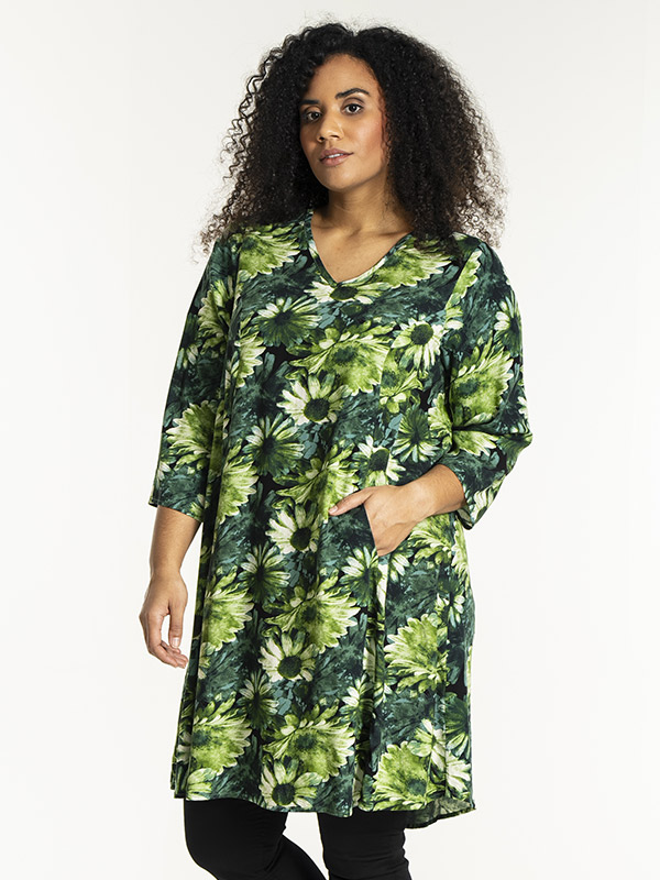 BIRGITTE - Plus Size Mekko fra Studio