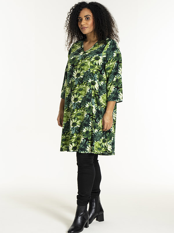 BIRGITTE - Plus Size Mekko fra Studio