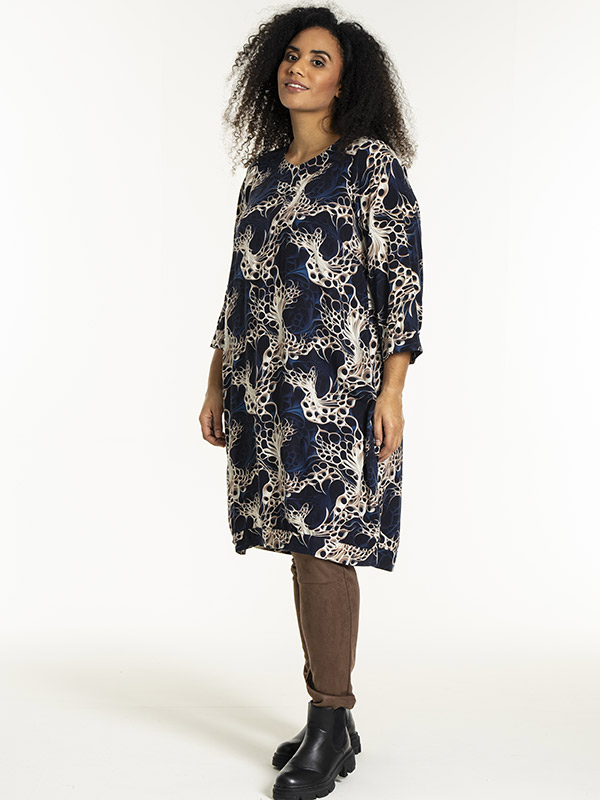 LONETTA - Plus Size Mekko fra Studio