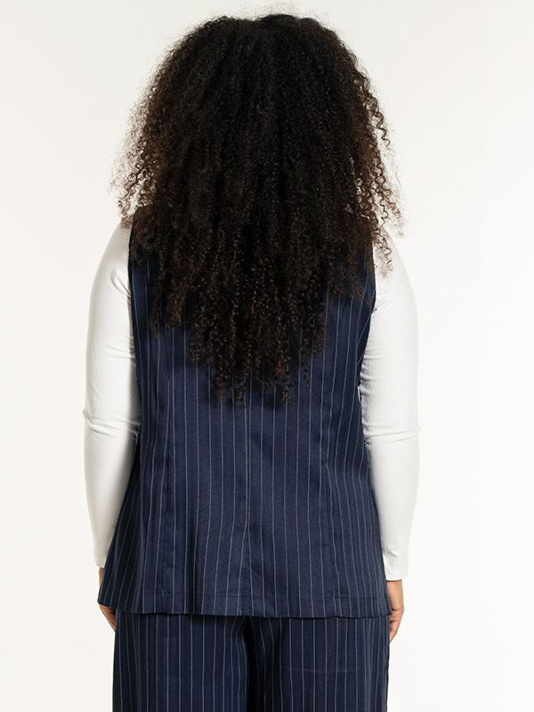 NAIA - Plus Size Liivi fra Studio