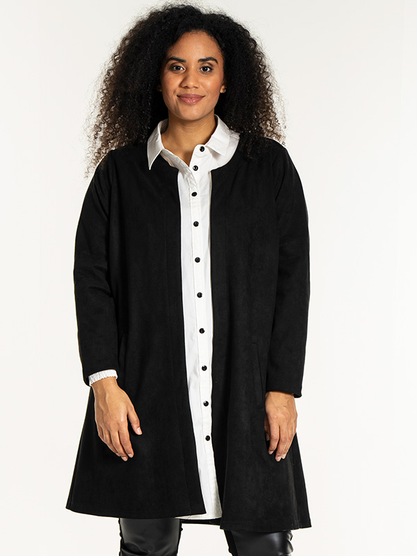 NEOMI - Plus Size Neuletakki fra Studio