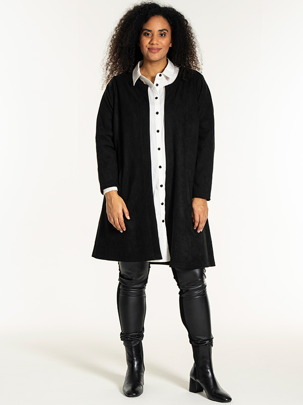 NEOMI - Plus Size Neuletakki fra Studio