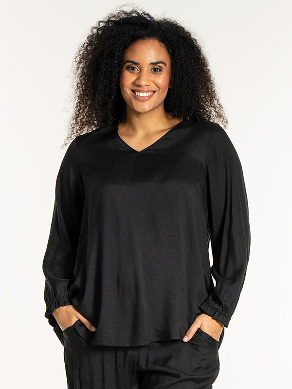 NALANI - Plus Size Pusero fra Studio