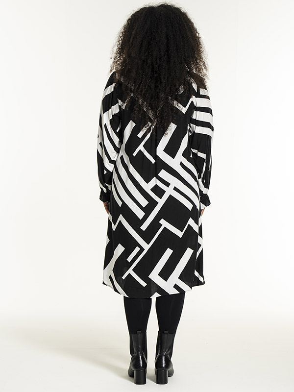 GUNDA - Plus Size Mekko fra Studio