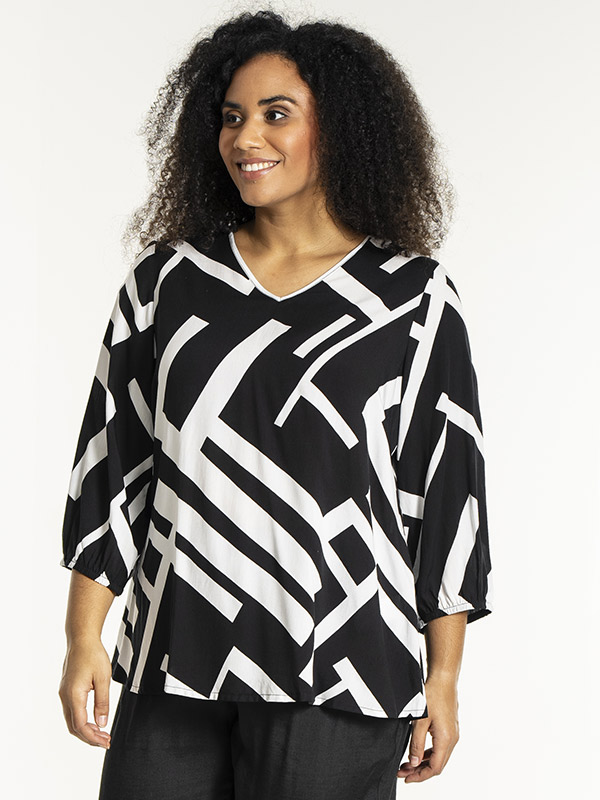 EMMY - Plus Size Pusero fra Studio