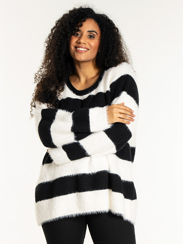 NORALISE - Plus Size Villapaita fra Studio
