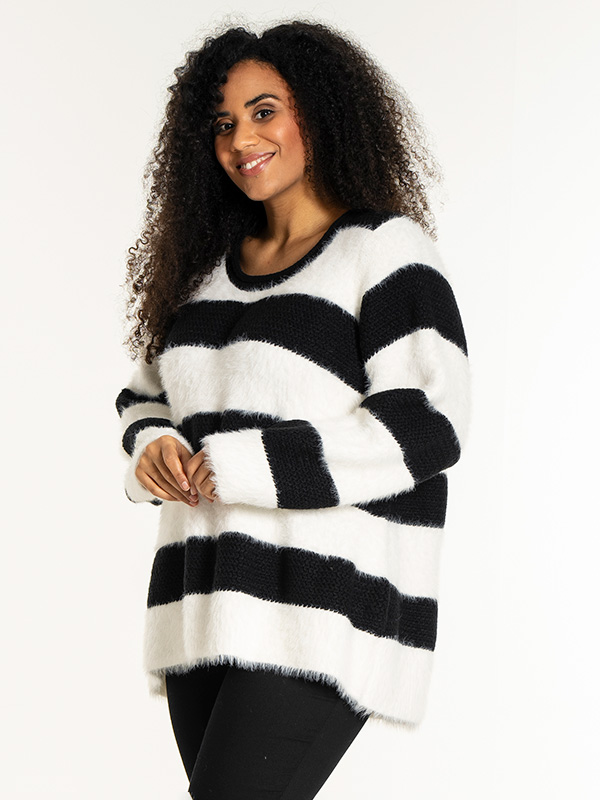 NORALISE - Plus Size Villapaita fra Studio