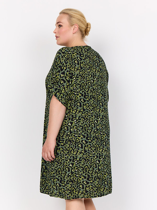 WA-MELINA - Plus Size Mekko fra Wasabi Concept