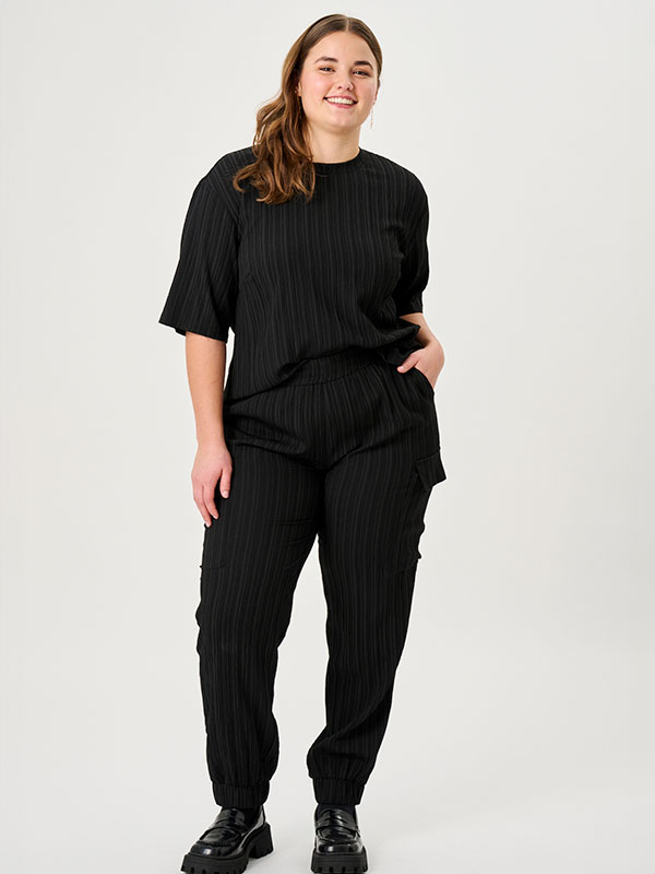 ADGINNIE - Plus Size Housut fra Adia