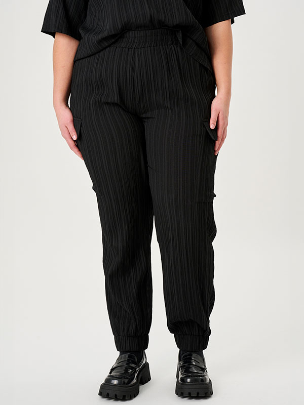 ADGINNIE - Plus Size Housut fra Adia