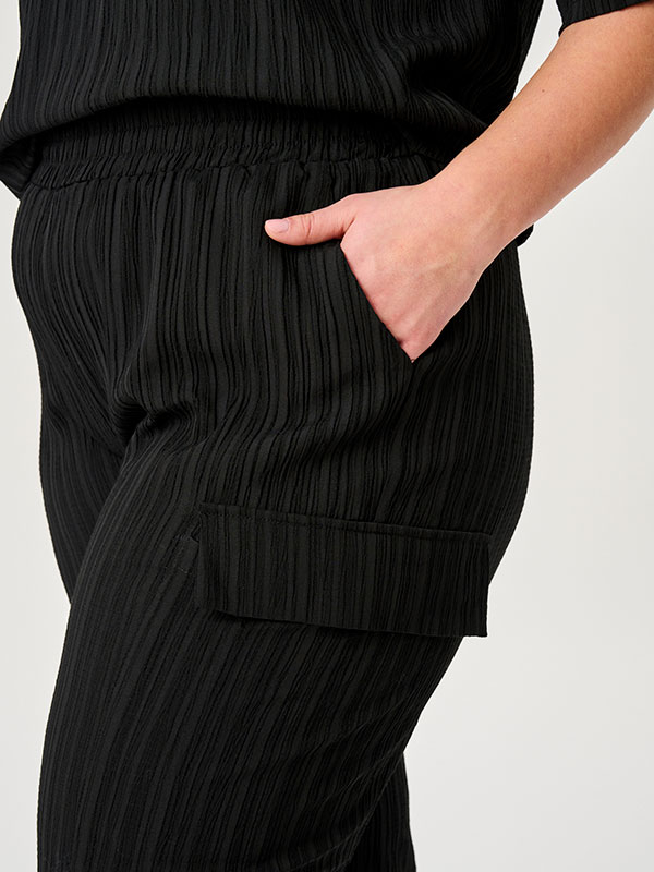 ADGINNIE - Plus Size Housut fra Adia