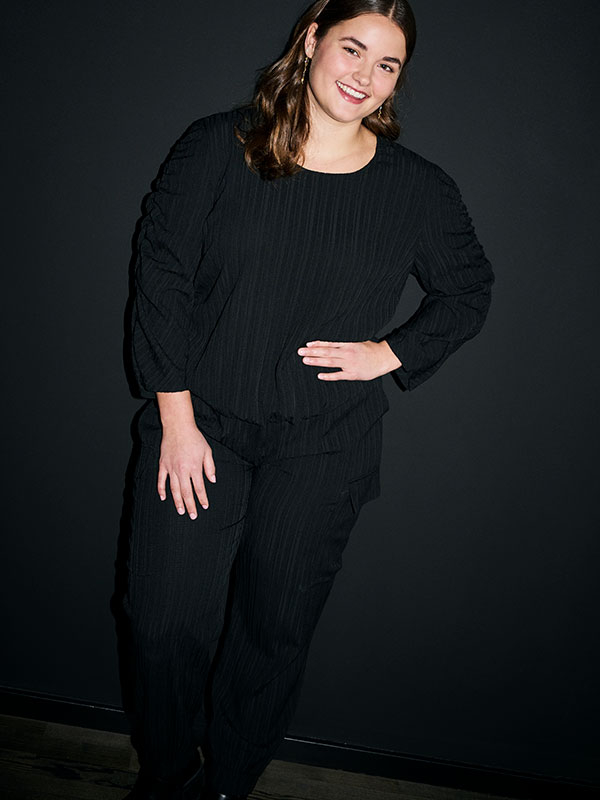 ADGINNIE - Plus Size Housut fra Adia