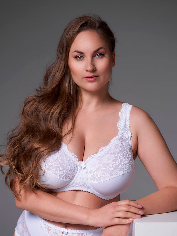 BEATE PLAIN - Plus Size Kaaret liivit fra Plaisir