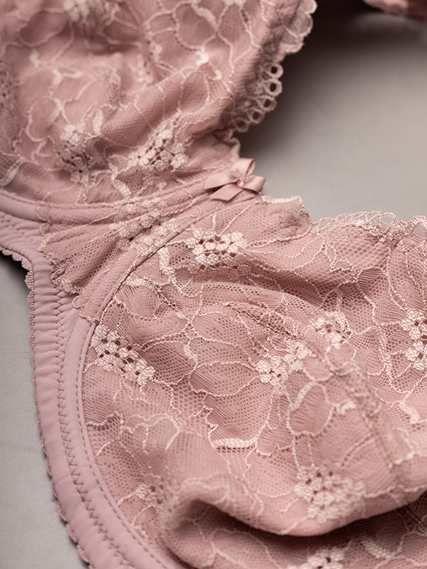BEATE BLUSH - Plus Size Kaaret liivit fra Plaisir