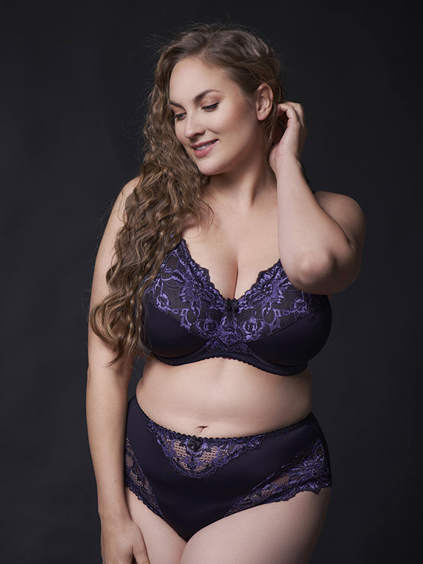 BEATE PLAIN - Plus Size Kaaret liivit fra Plaisir